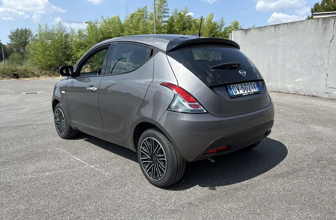 Lancia Ypsilon 2024