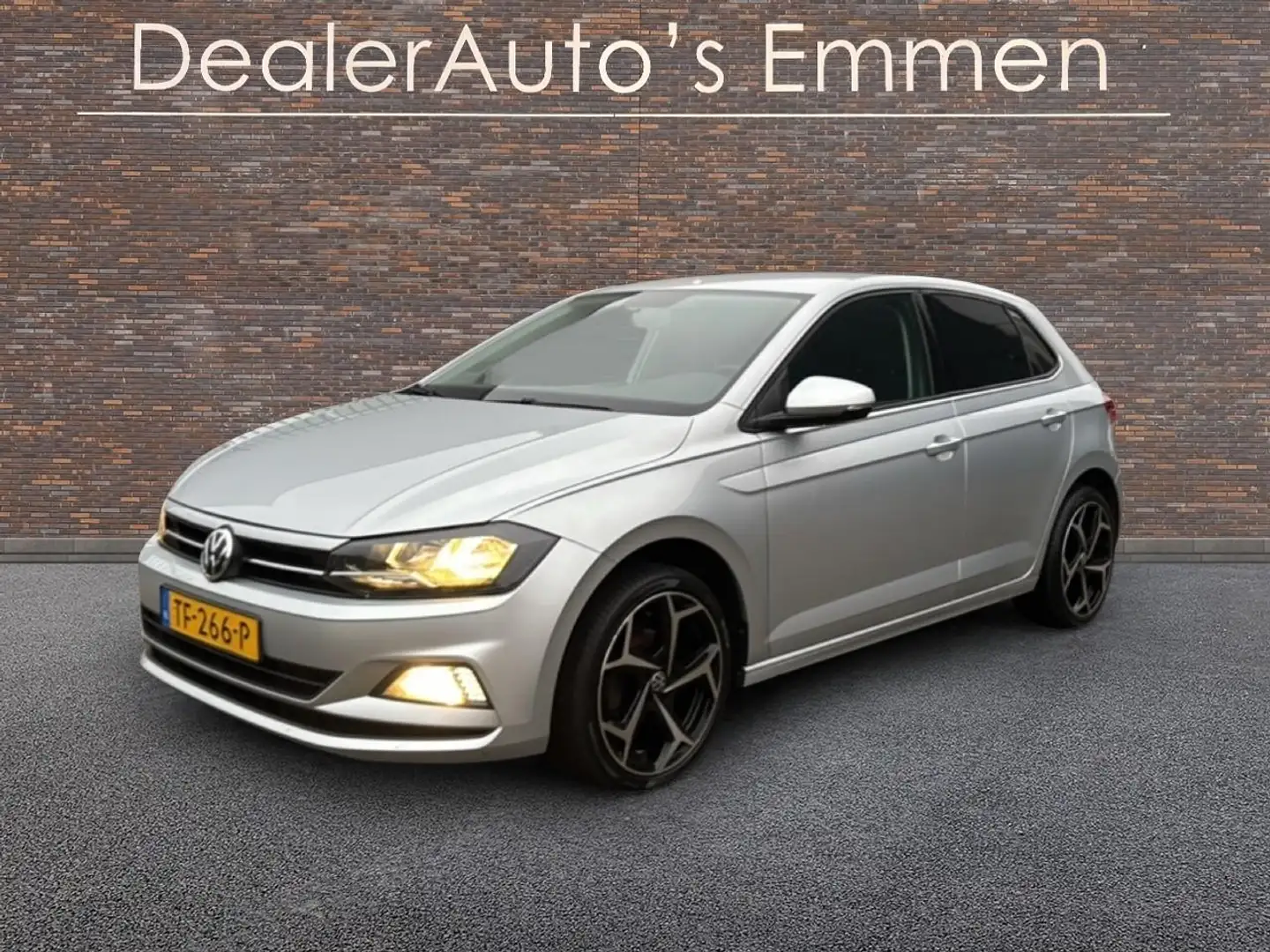 Volkswagen Polo 1.0 TSI LMV PRIV.GLASS AC CRUISE Grijs - 2