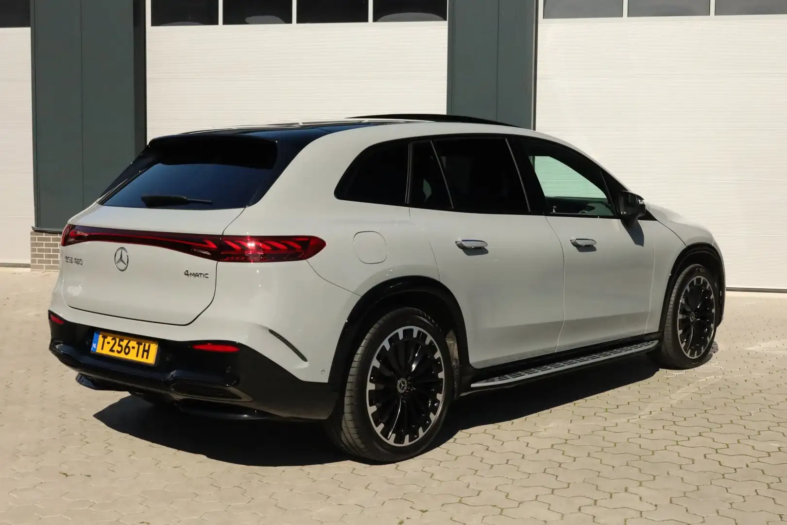 Mercedes-Benz EQS SUV 450 4MATIC AMG Line 108 kWh Vierwielbesturing Trek Grau - 2
