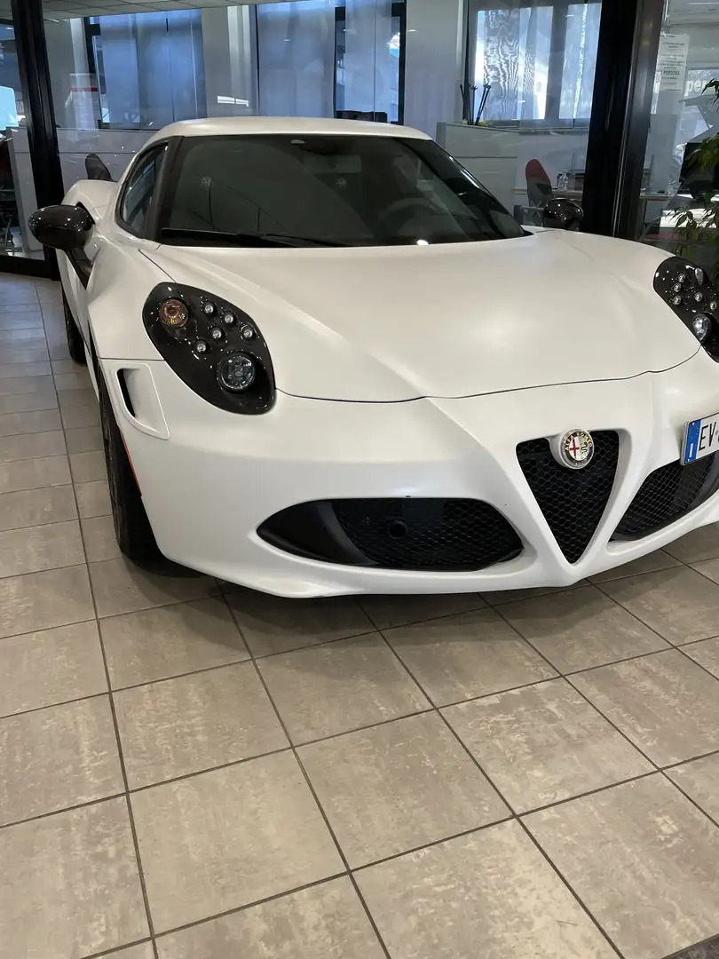 Alfa Romeo 4C Launch Edition - 2