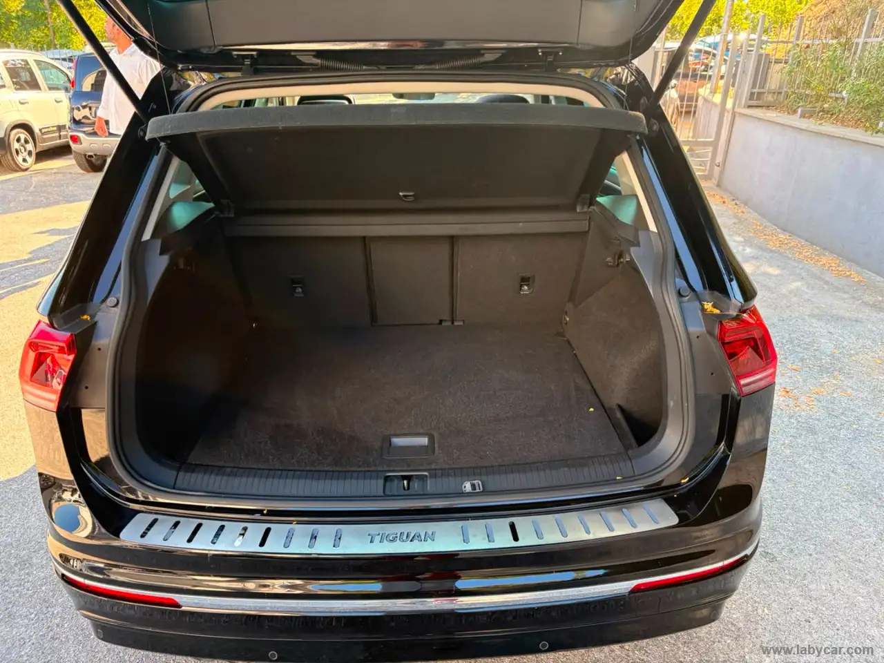 Volkswagen Tiguan 2.0 TDI 4MOTION R-LINE BMT, миниатюра 9