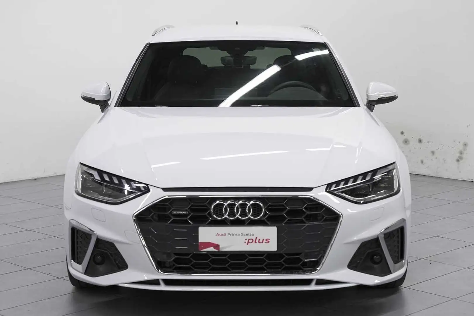 Audi A4 Avant 2.0 TDI Stronic Sline quattro Bianco - 2