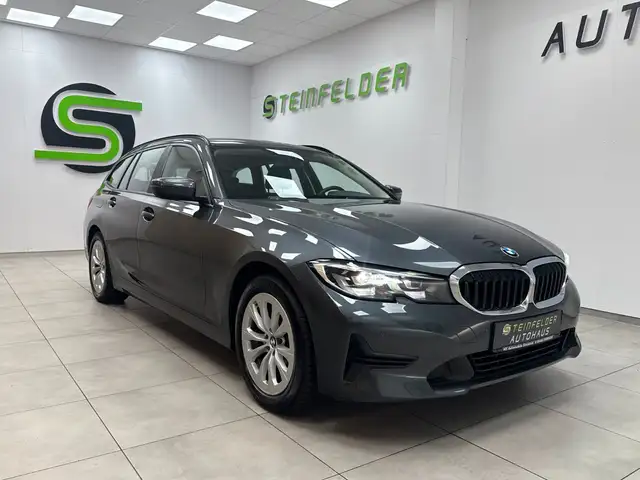 BMW 320 i Touring Steptronic/NAVI/TEMPOMAT/KAMERA/SHZ