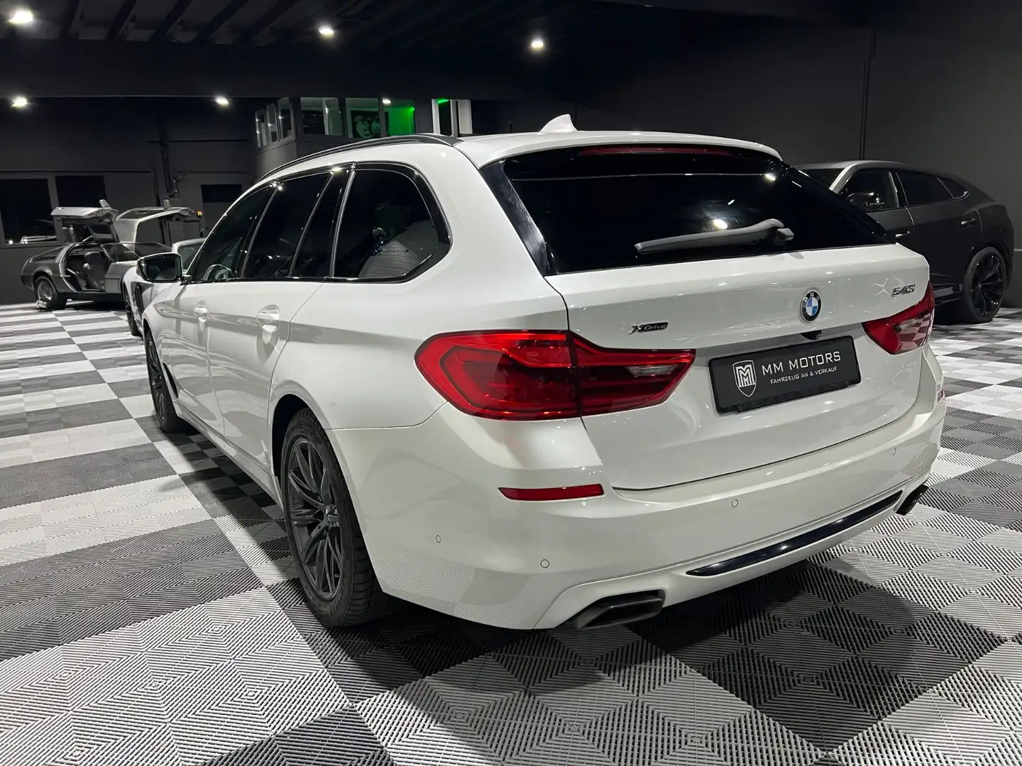 BMW 540 i xDrive Sport Line *Pano*Nappa*AHK*DAB*HUD* Blanc - 2