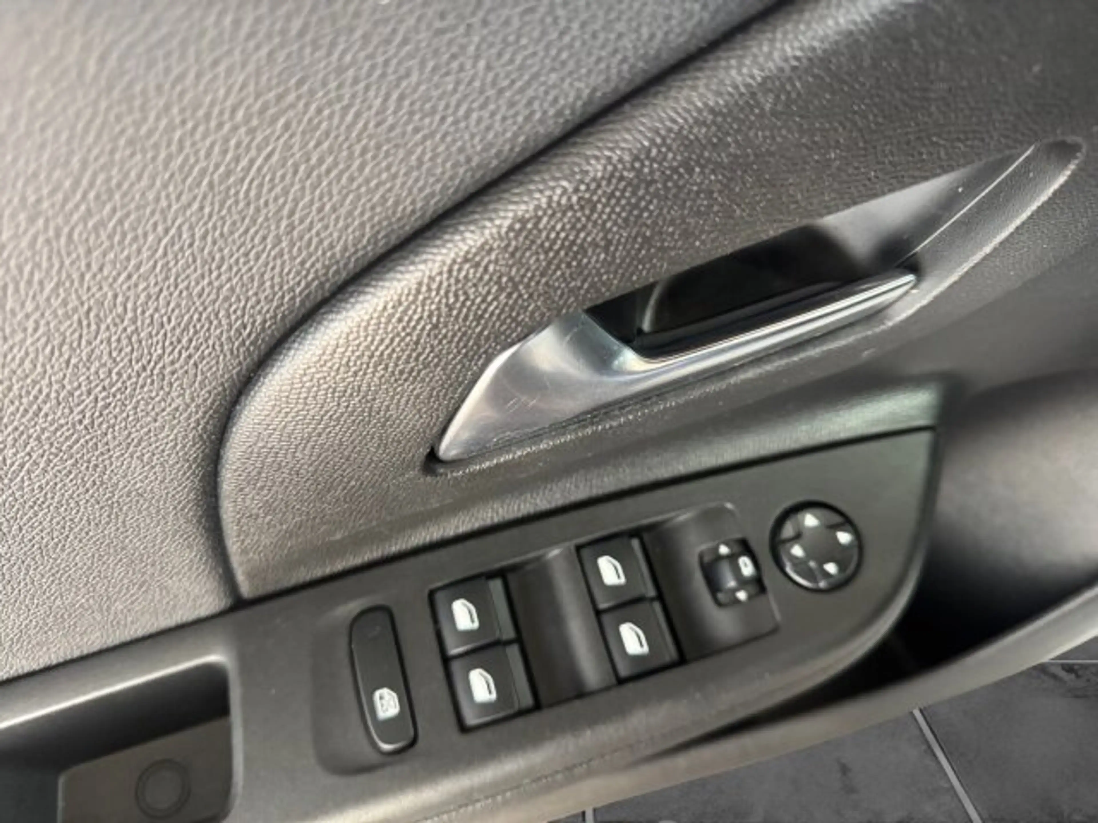 Opel Corsa-e Elegance Automatik Klimaautomatik Sitzheizung — photo 7