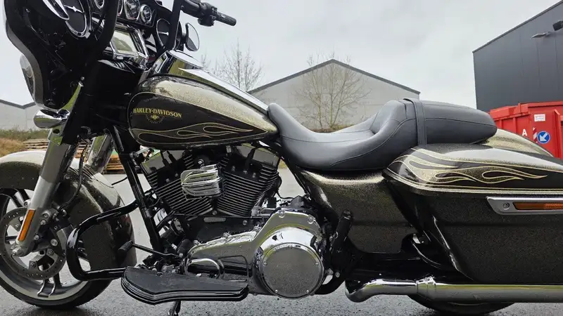 Harley-Davidson Street Glide - foto 5