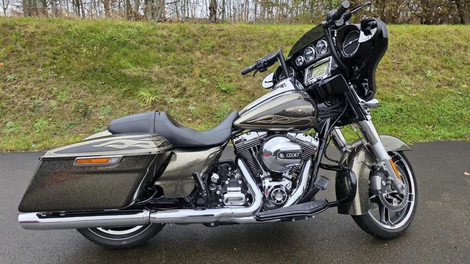 Harley-Davidson Street Glide Oro - 1