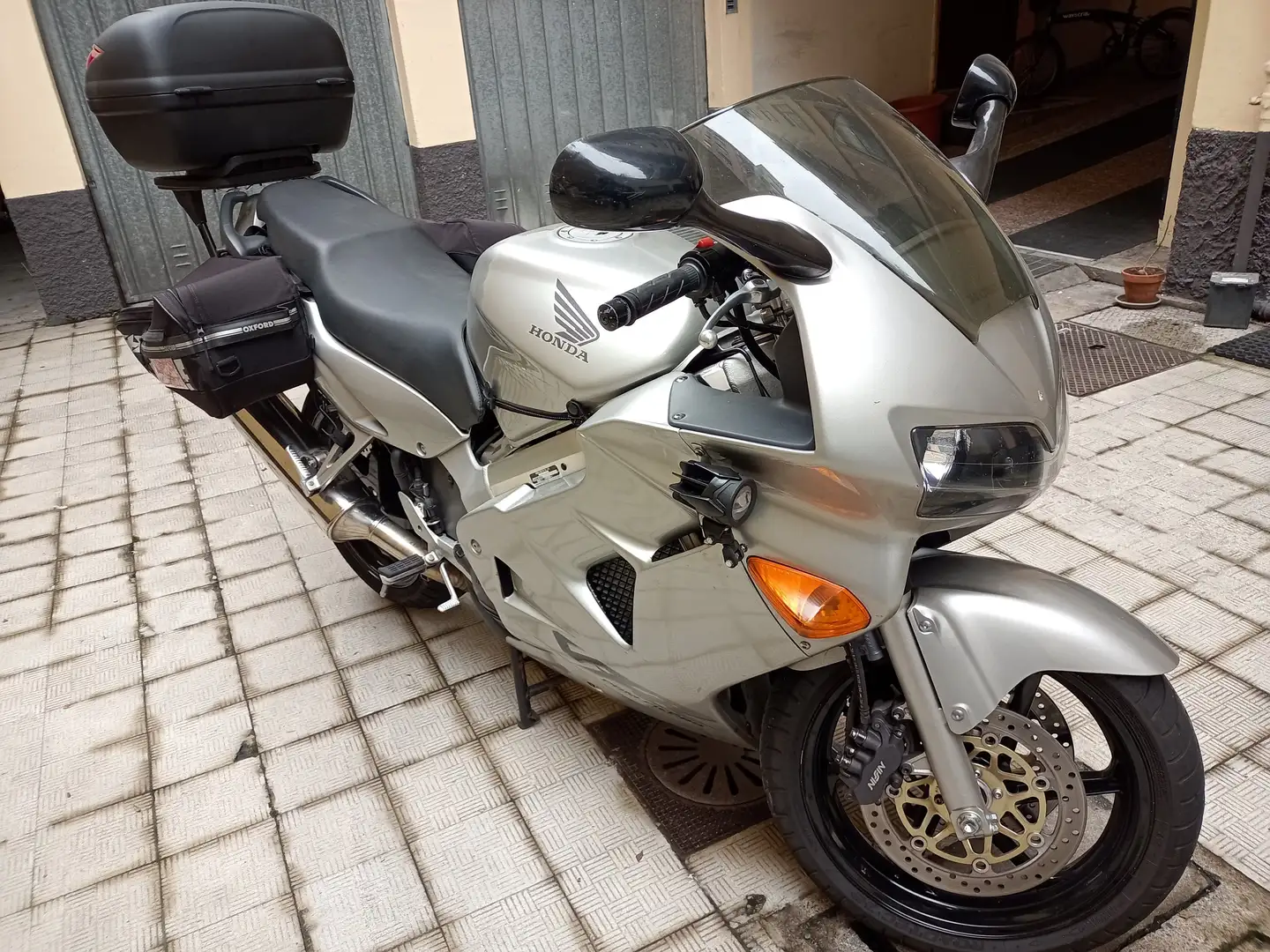 Honda VFR 800 Szürke - 2