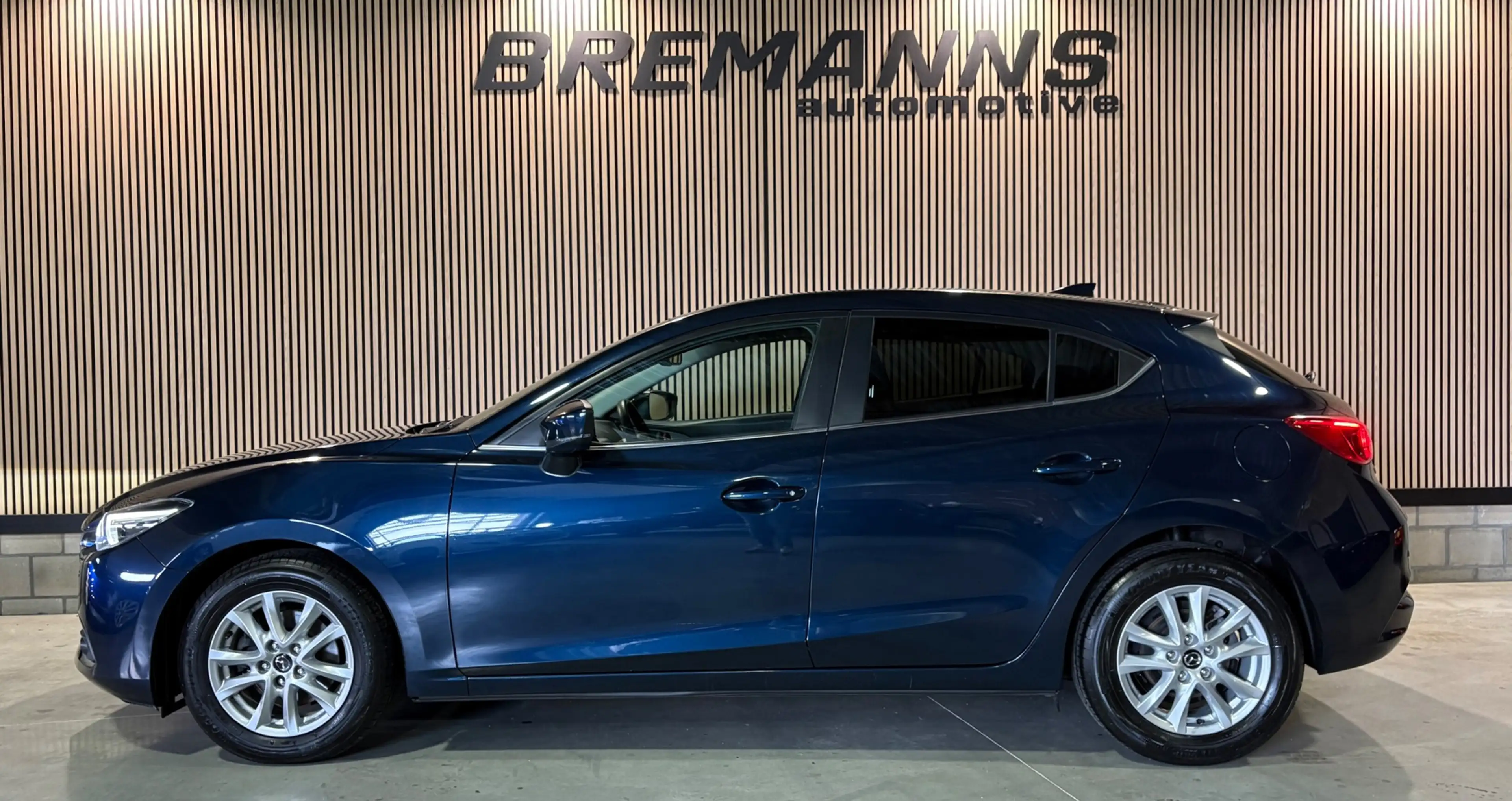 Mazda 3 2.0 SkyActiv-G / Automaat / LED / Stuurverwarming — photo 3