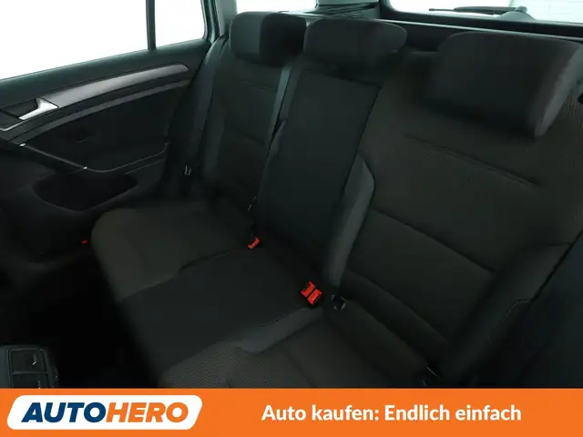 Volkswagen Golf view 14