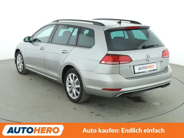 Volkswagen Golf view 4
