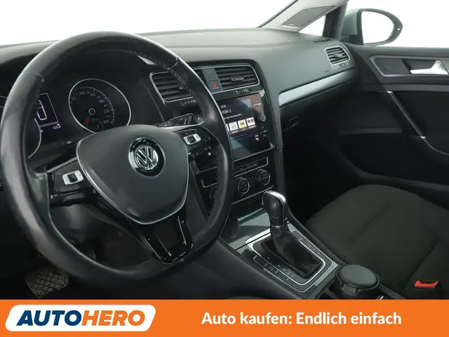 Volkswagen Golf view 11