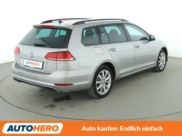 Volkswagen Golf view 6