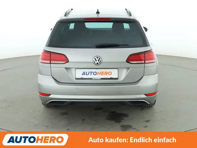 Volkswagen Golf view 5