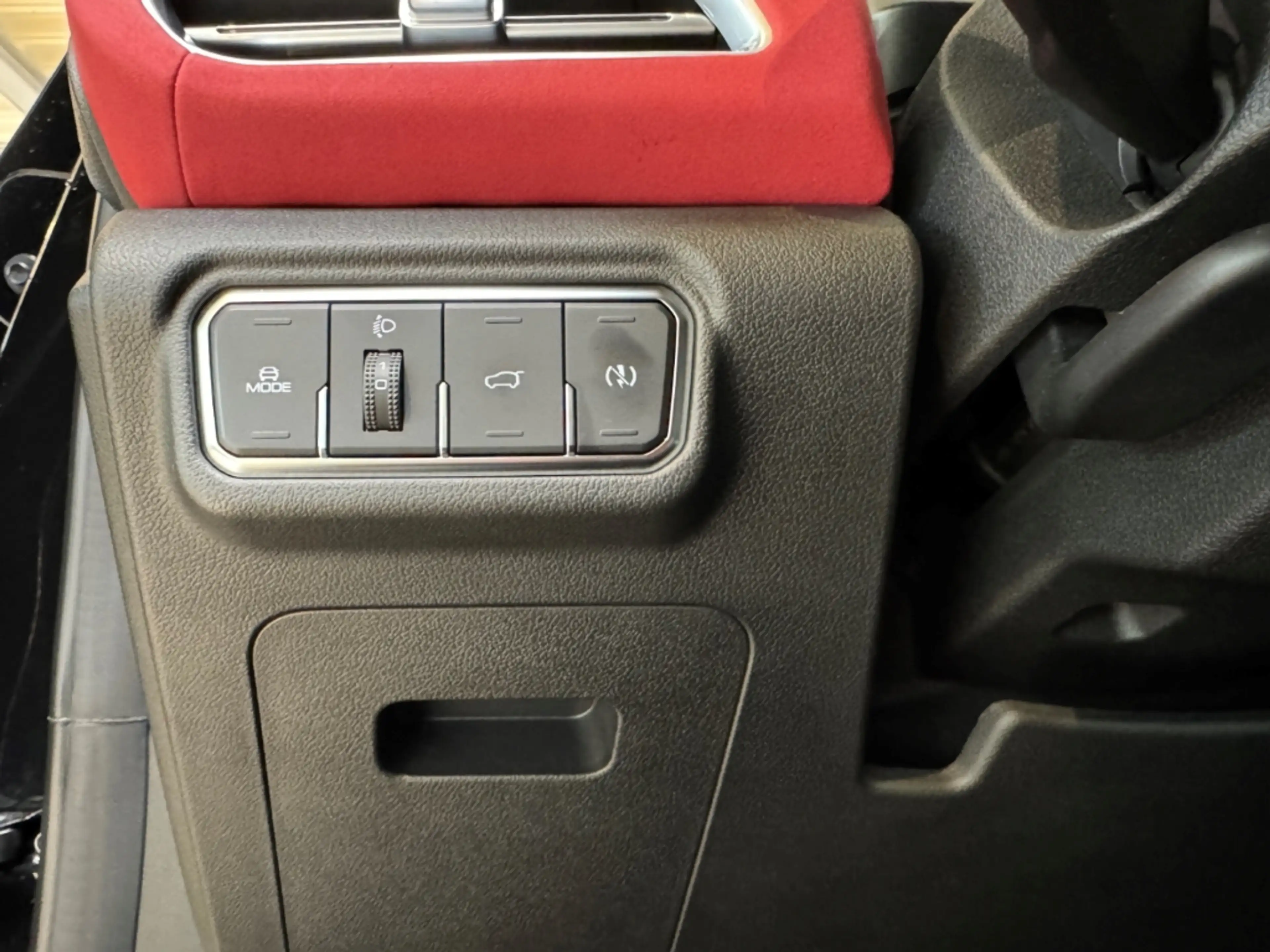 Ora Funky Cat 126 kW GT CarPlay & Android Auto Lederausstattung — photo 13