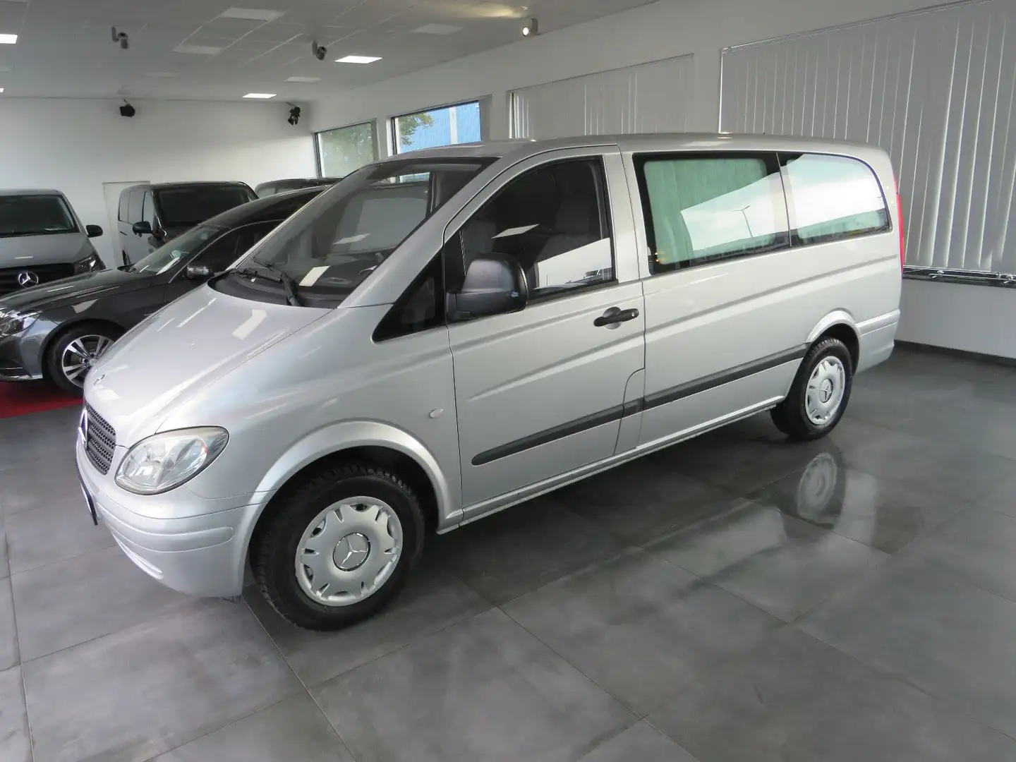 Mercedes-Benz Vito Bestattungswagen / Leichenwagen Silber - 1