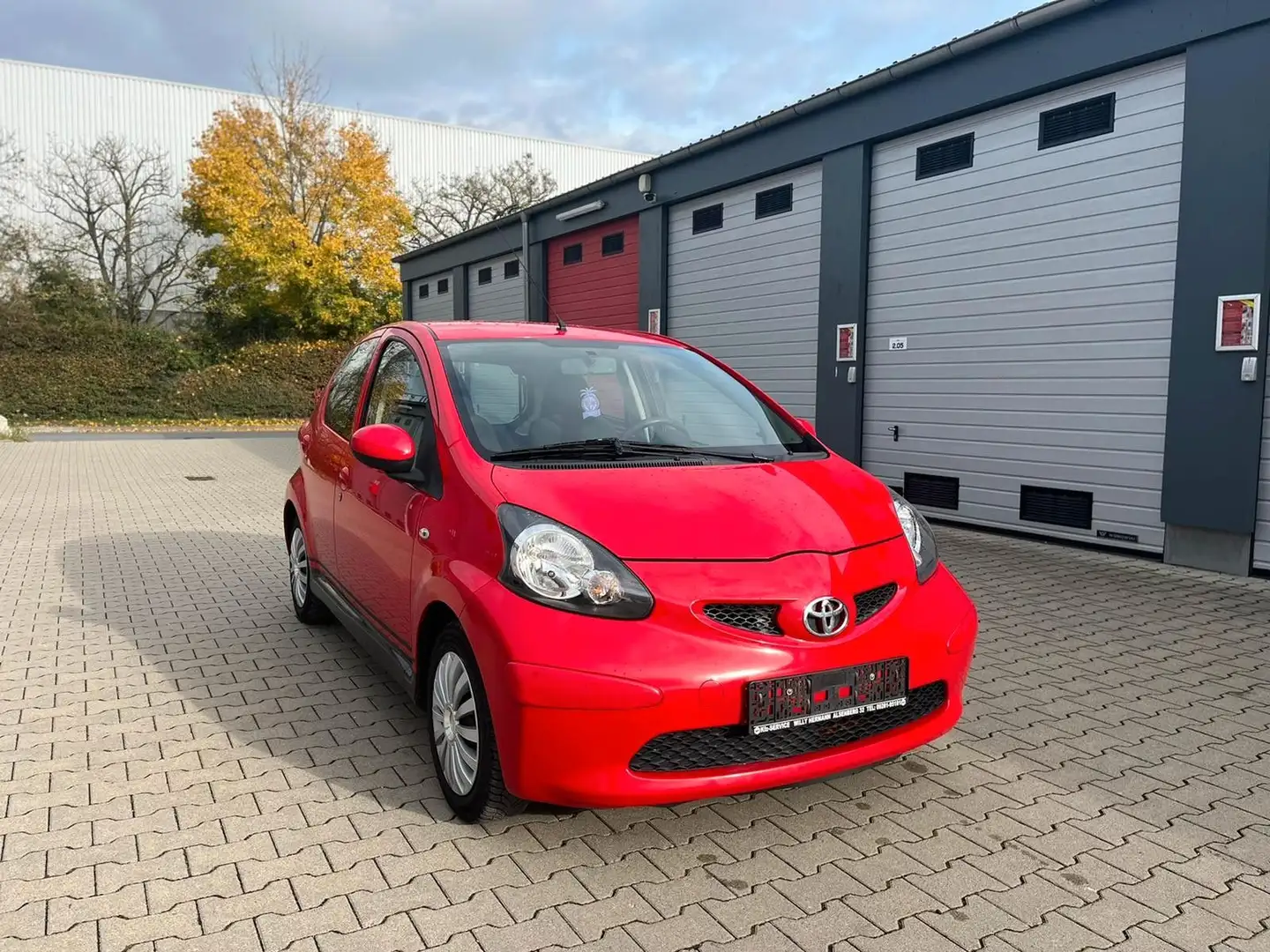 Toyota Aygo AYGO Cool 2 Hand Scheckheft Rot - 1