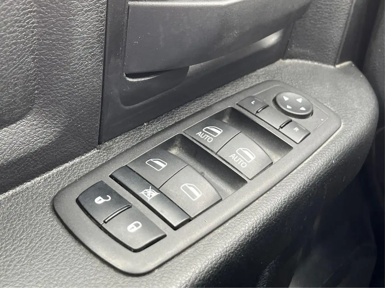 RAM 2500 снимка RAM 2500