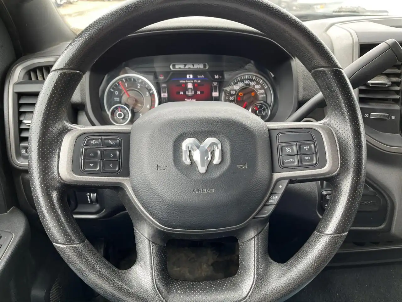 RAM 2500 снимка RAM 2500
