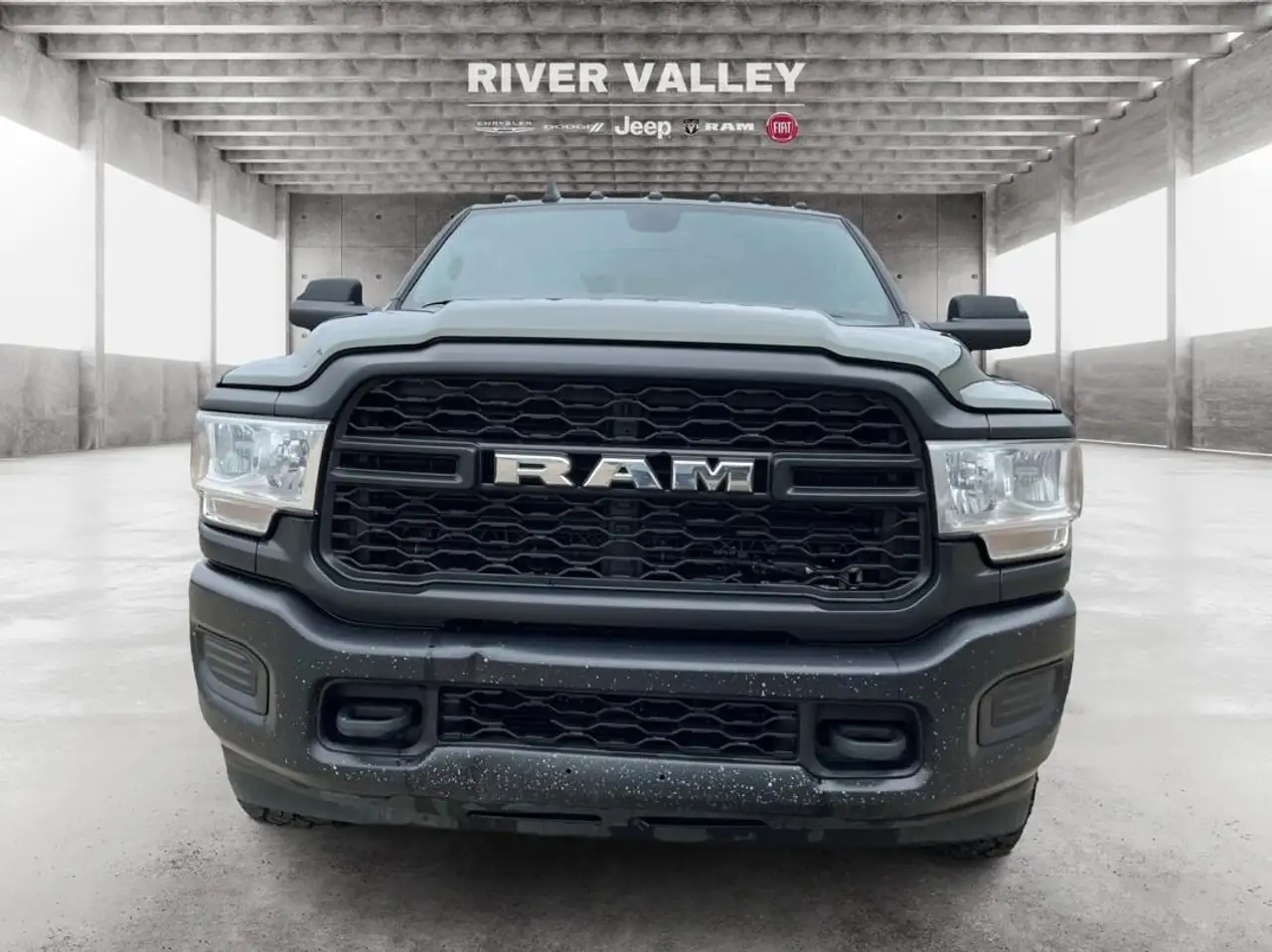 RAM 2500 снимка RAM 2500