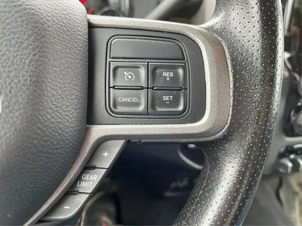 RAM 2500 снимка RAM 2500
