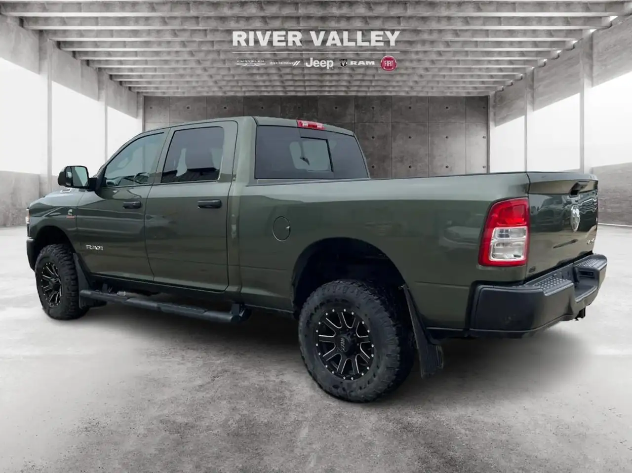 RAM 2500 снимка RAM 2500