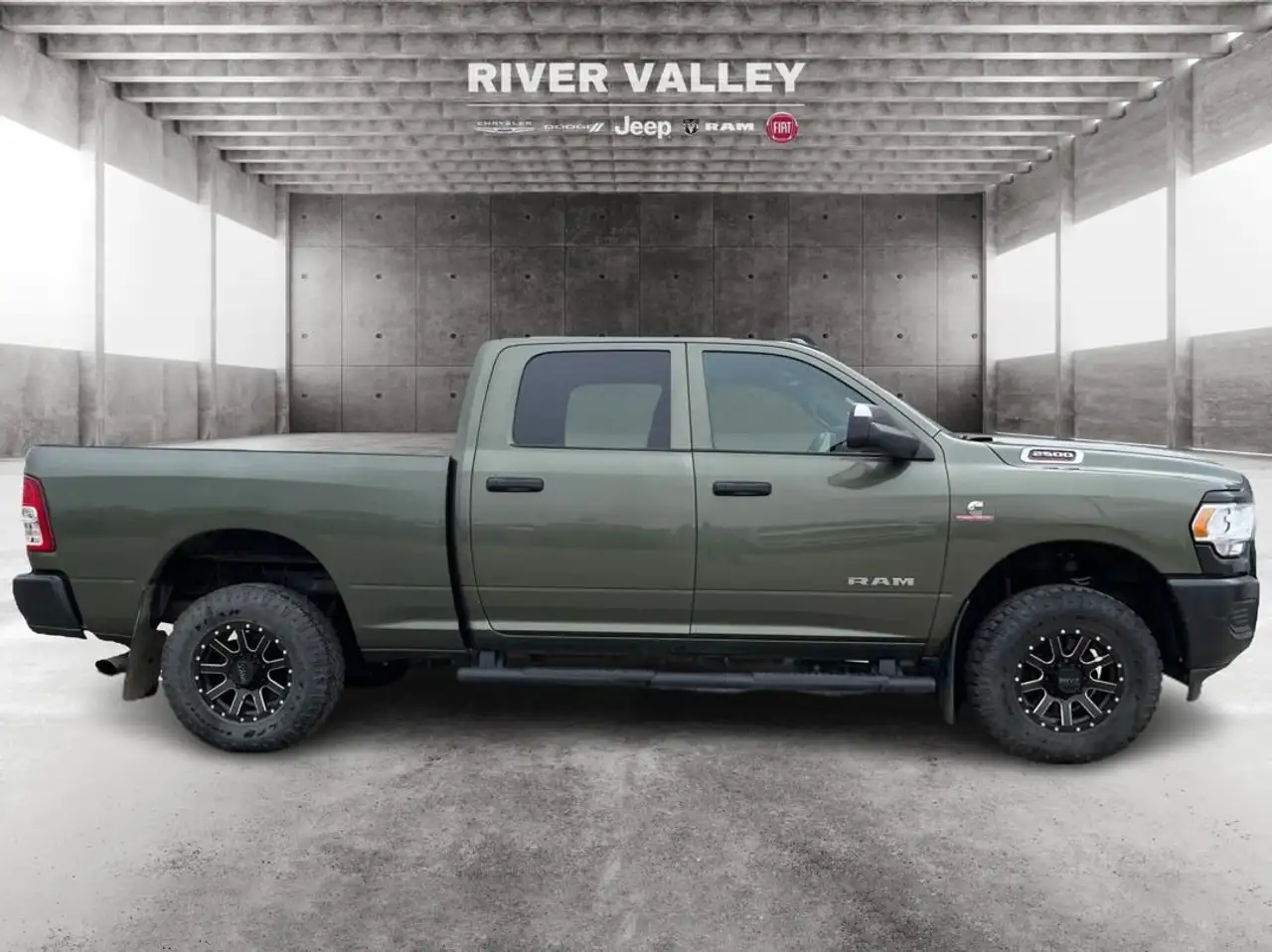 RAM 2500 снимка RAM 2500
