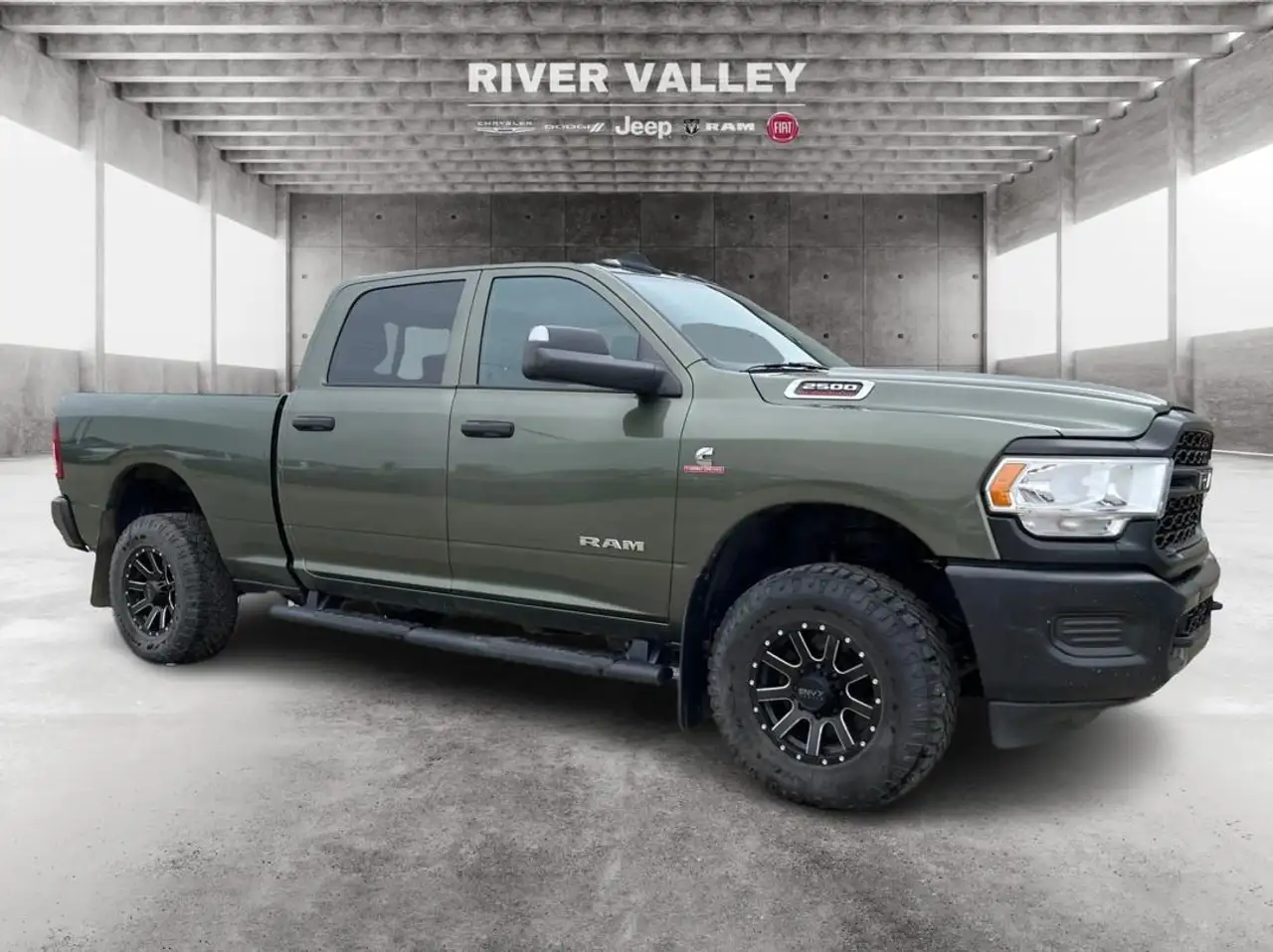 RAM 2500 снимка RAM 2500