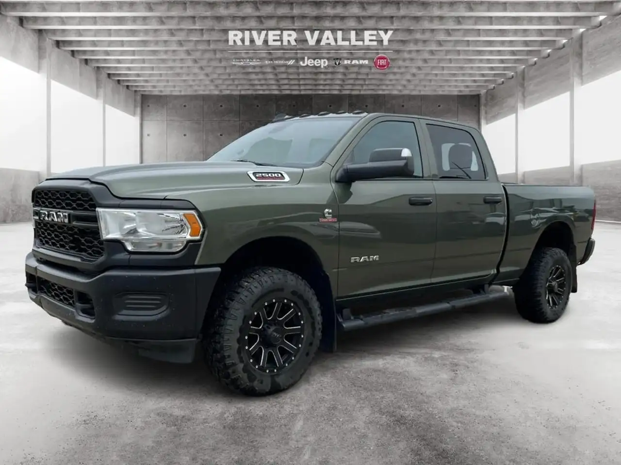 RAM 2500 снимка RAM 2500