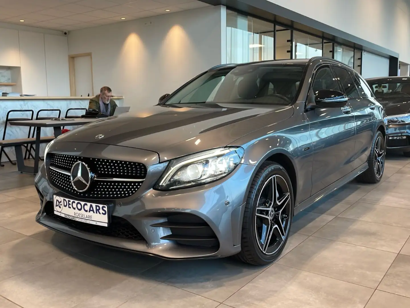 Mercedes-Benz C 300 AMG Pakket  /  Automaat  /  LED Gris - 1