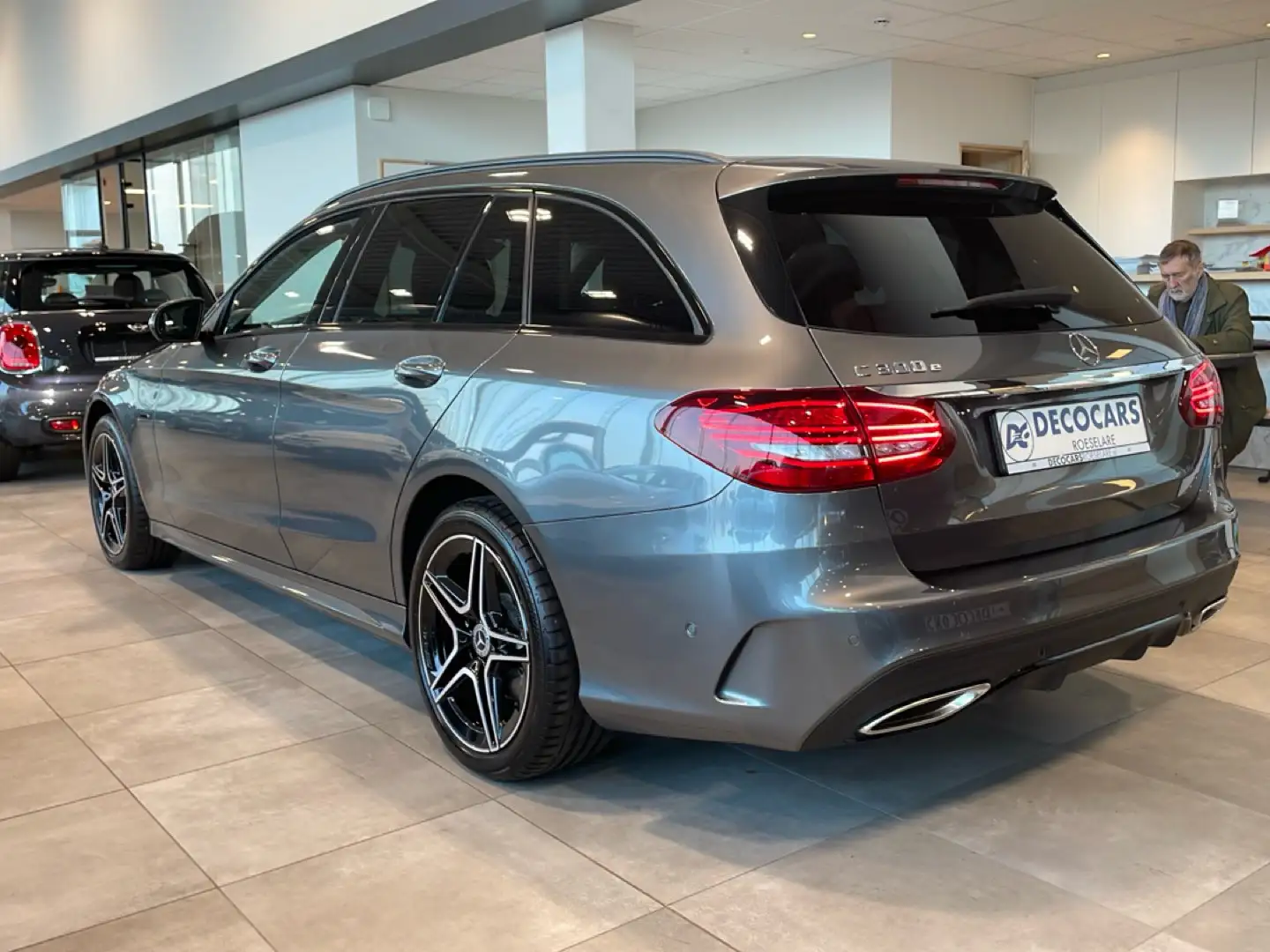 Mercedes-Benz C 300 AMG Pakket  /  Automaat  /  LED Gris - 2