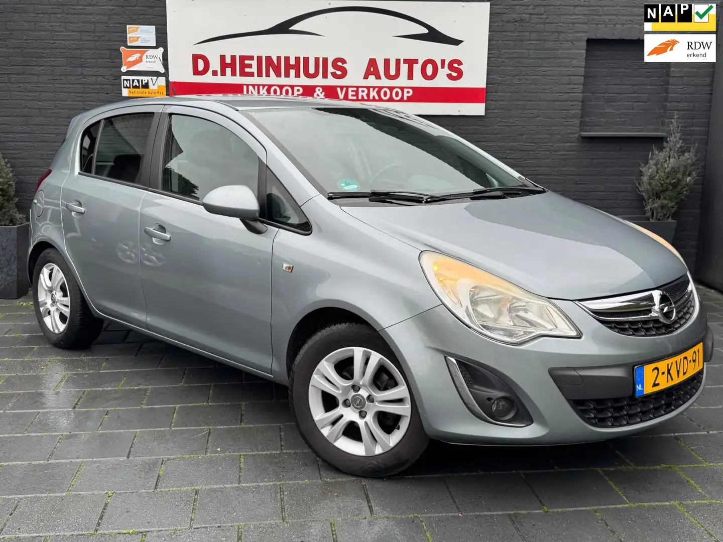 Opel Corsa 1.2-16V Cosmo *5DRS*AIRCO*FACELIFTMODEL* Grijs - 1
