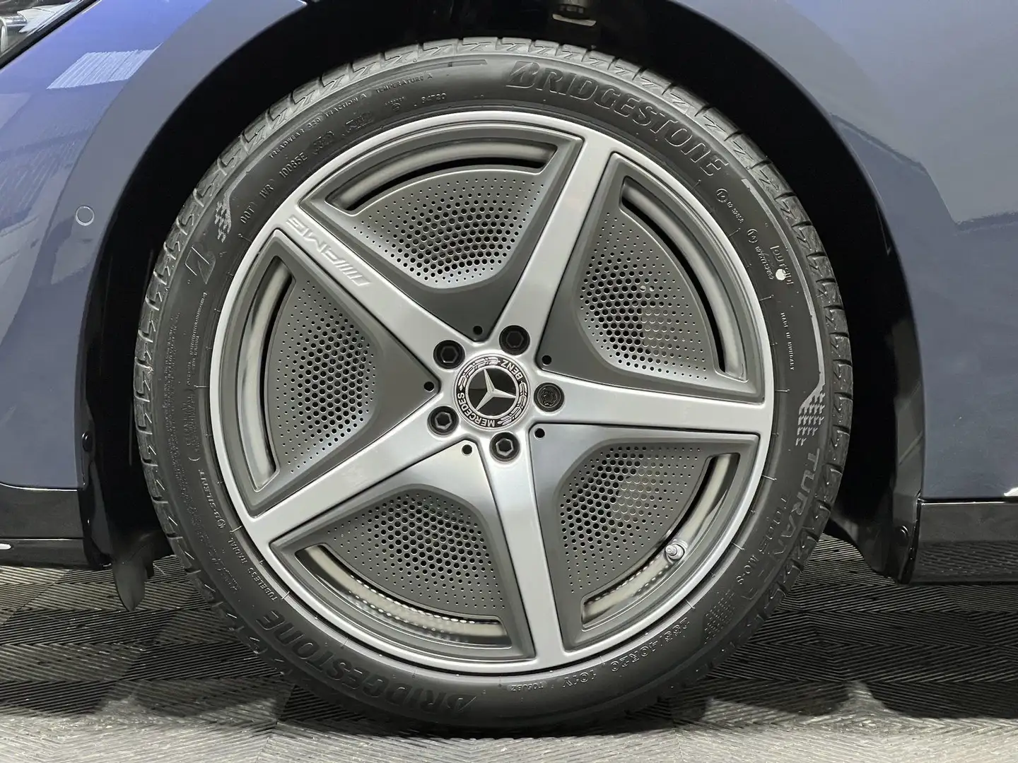 Mercedes-Benz EQE 350 4M AMG Premium Pano HUD Burm Distro 360° Bleu - 2