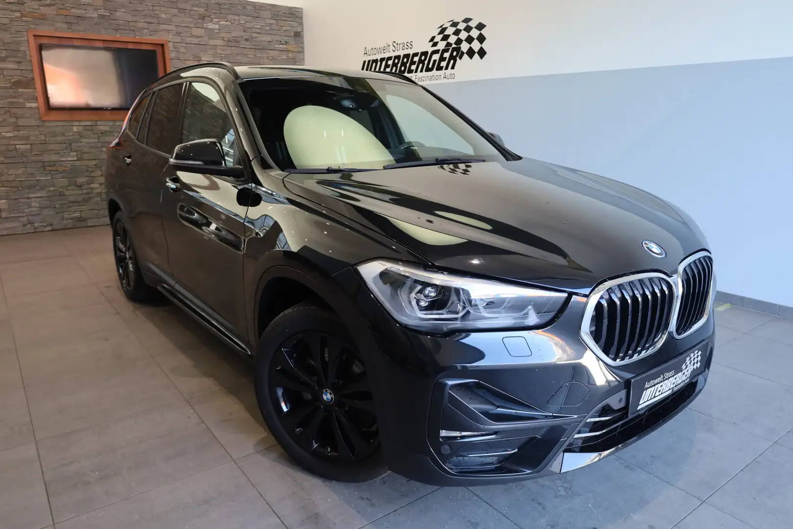 BMW X1 xDrive25e PHEV Sport Line Head-Up HiFi DAB Noir - 1