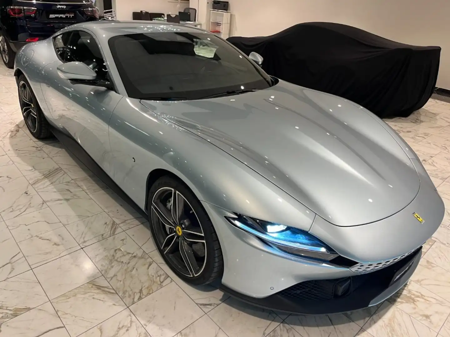 Ferrari Roma 3.9 V8 DCT 620CV Plateado - 1