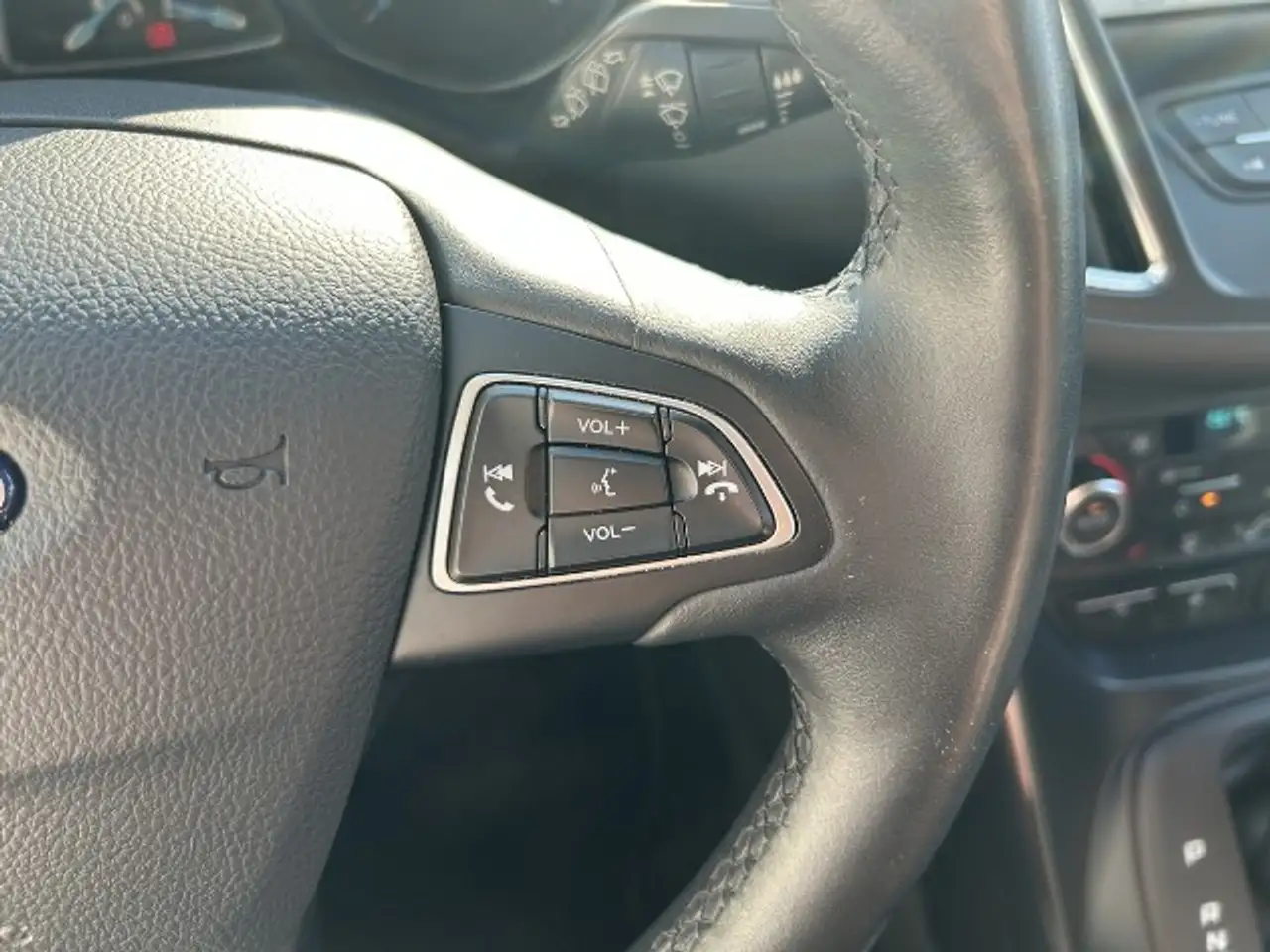 Ford C-Max 1.5 EcoBoost Titanium — photo 10