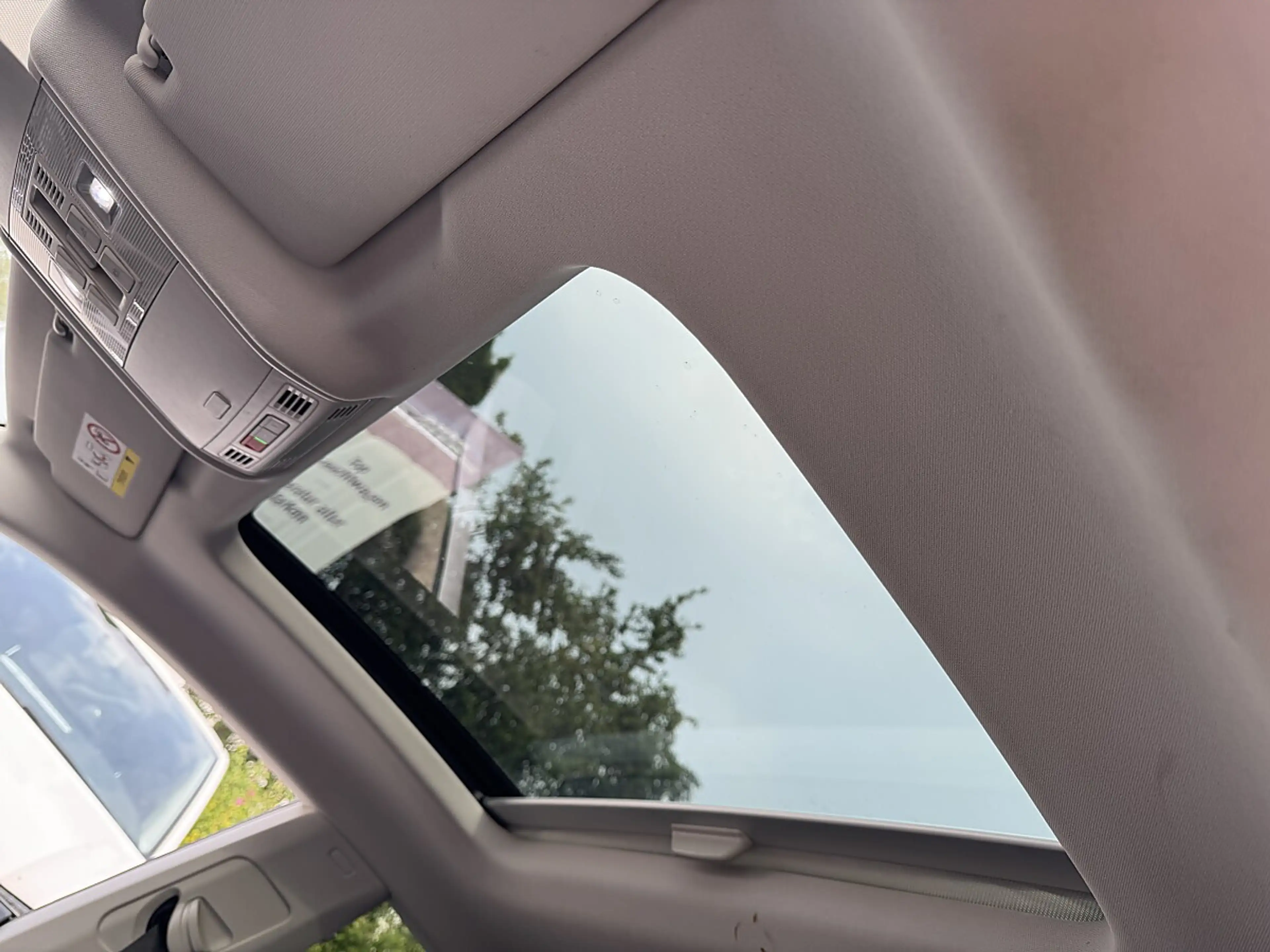 Volkswagen Arteon Elegance 2,0 TDI — photo 11