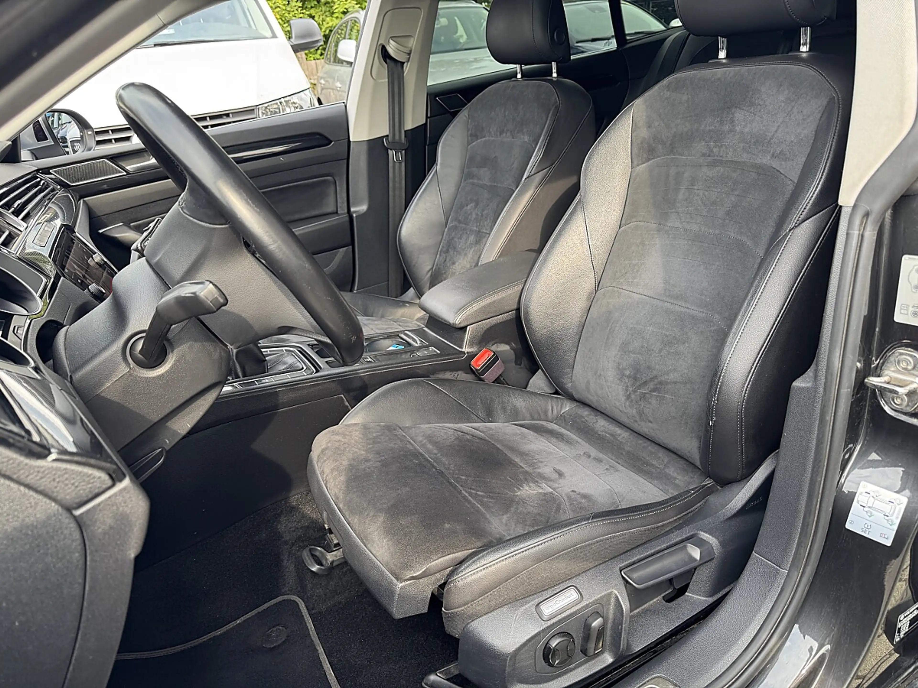 Volkswagen Arteon Elegance 2,0 TDI — photo 9