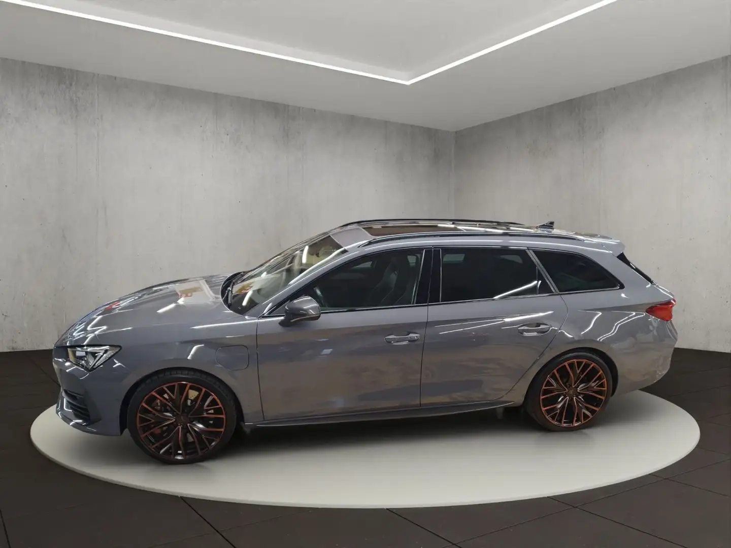 CUPRA Leon Sportstourer VZ Grau - 2