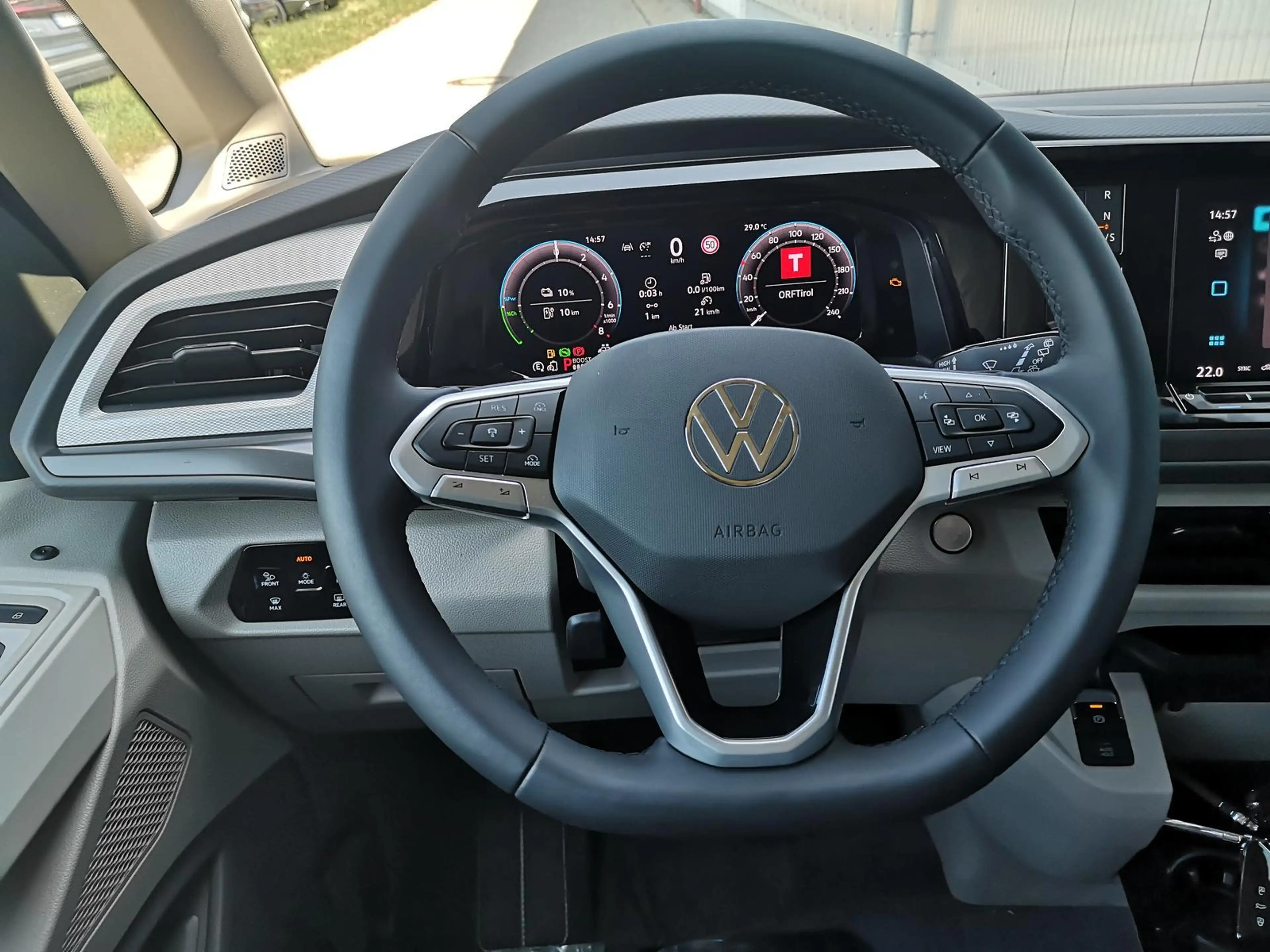 Volkswagen T7 California Beach Tour eHybrid 4MOTION 1.5 TSI 180 kW (245 ... — photo 4