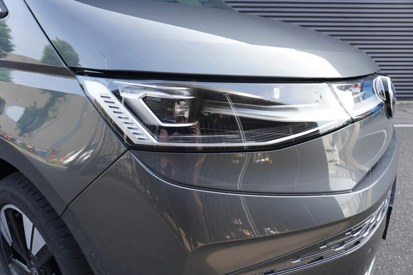 Volkswagen 1.5 eHybrid L2 Bulli Edition 4-Motion 1.5 eHybrid Grau - 2