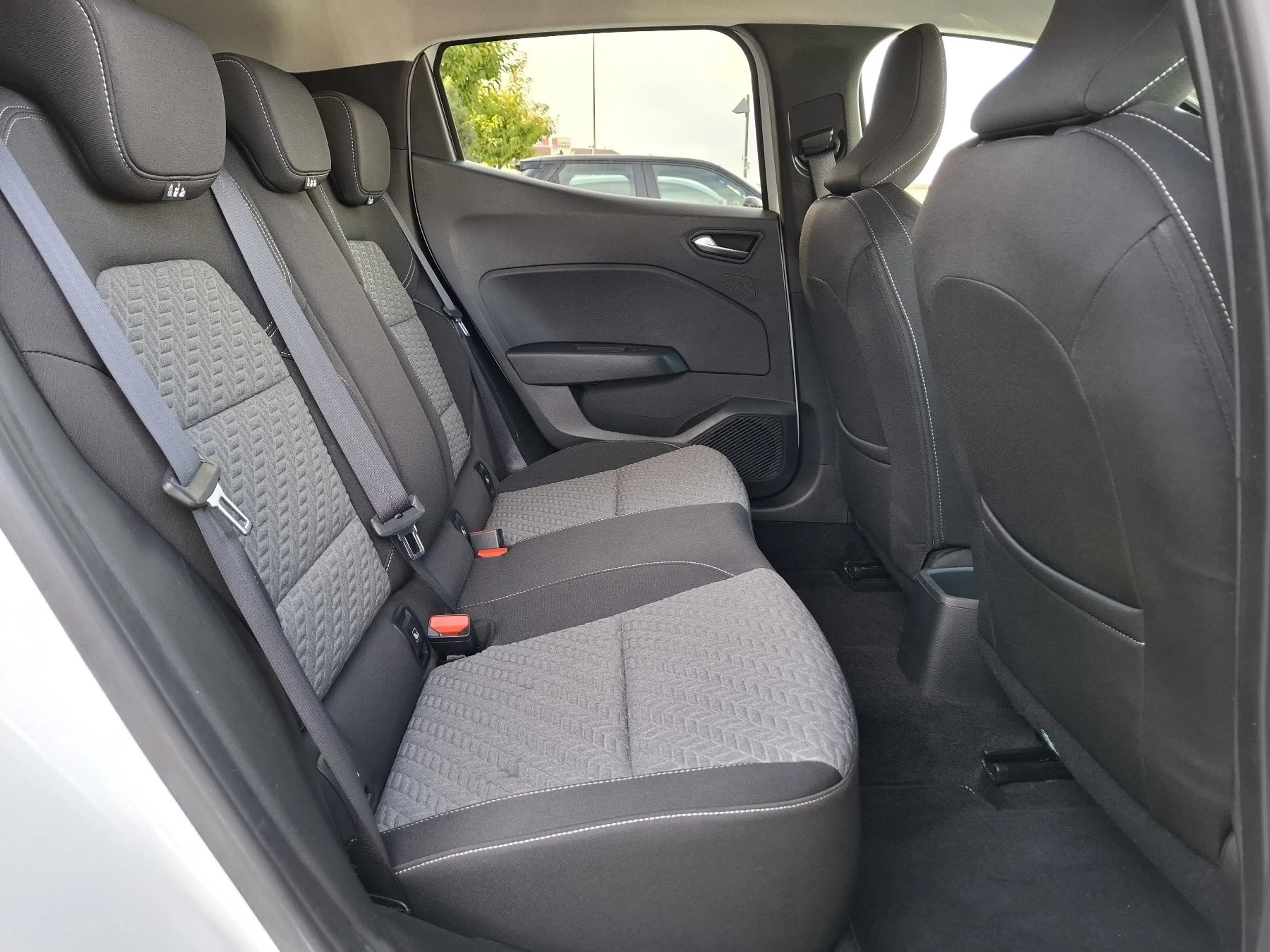 Renault Clio EVOLUTION SCe 65 — photo 15