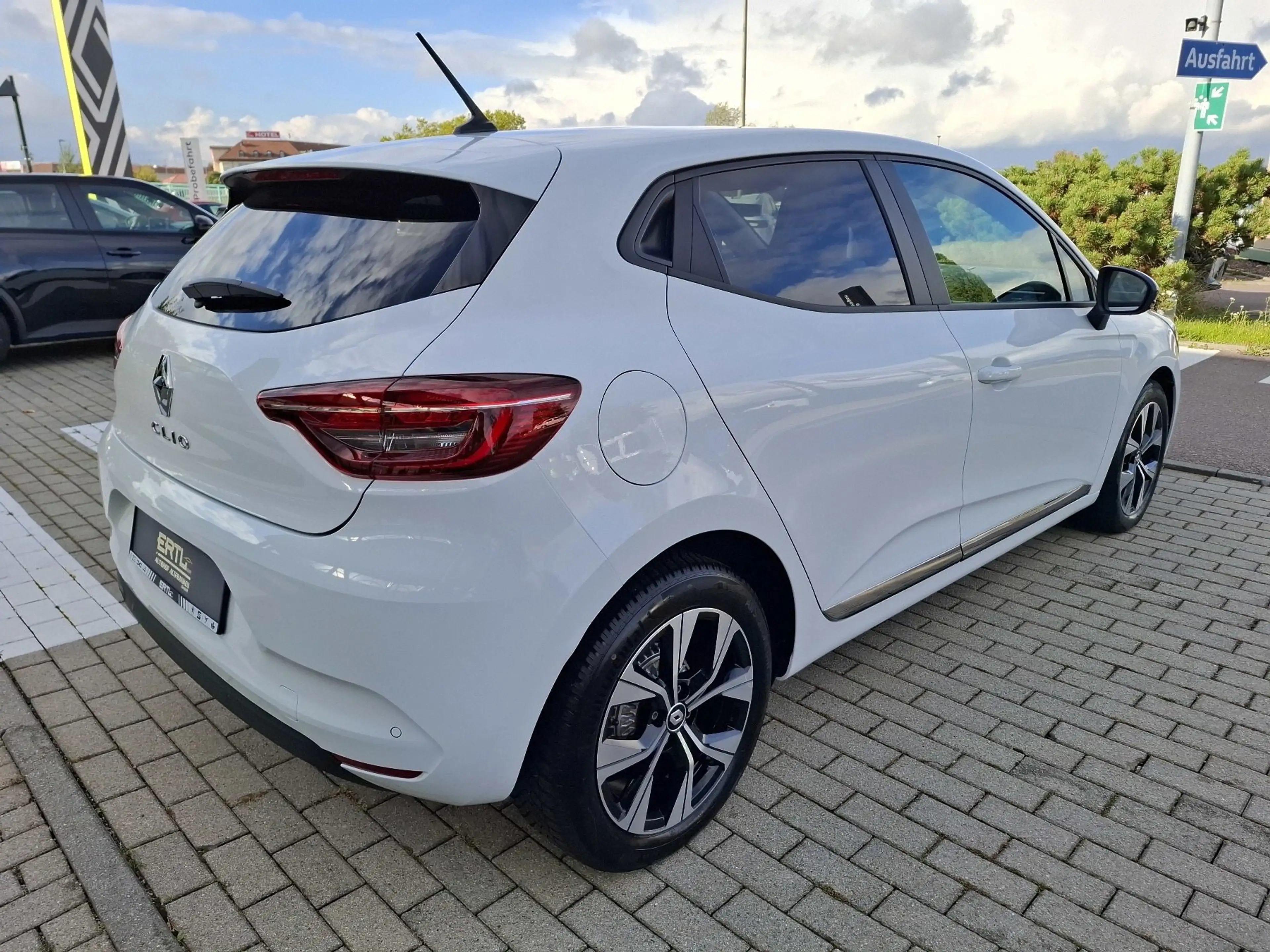 Renault Clio EVOLUTION SCe 65 — photo 6