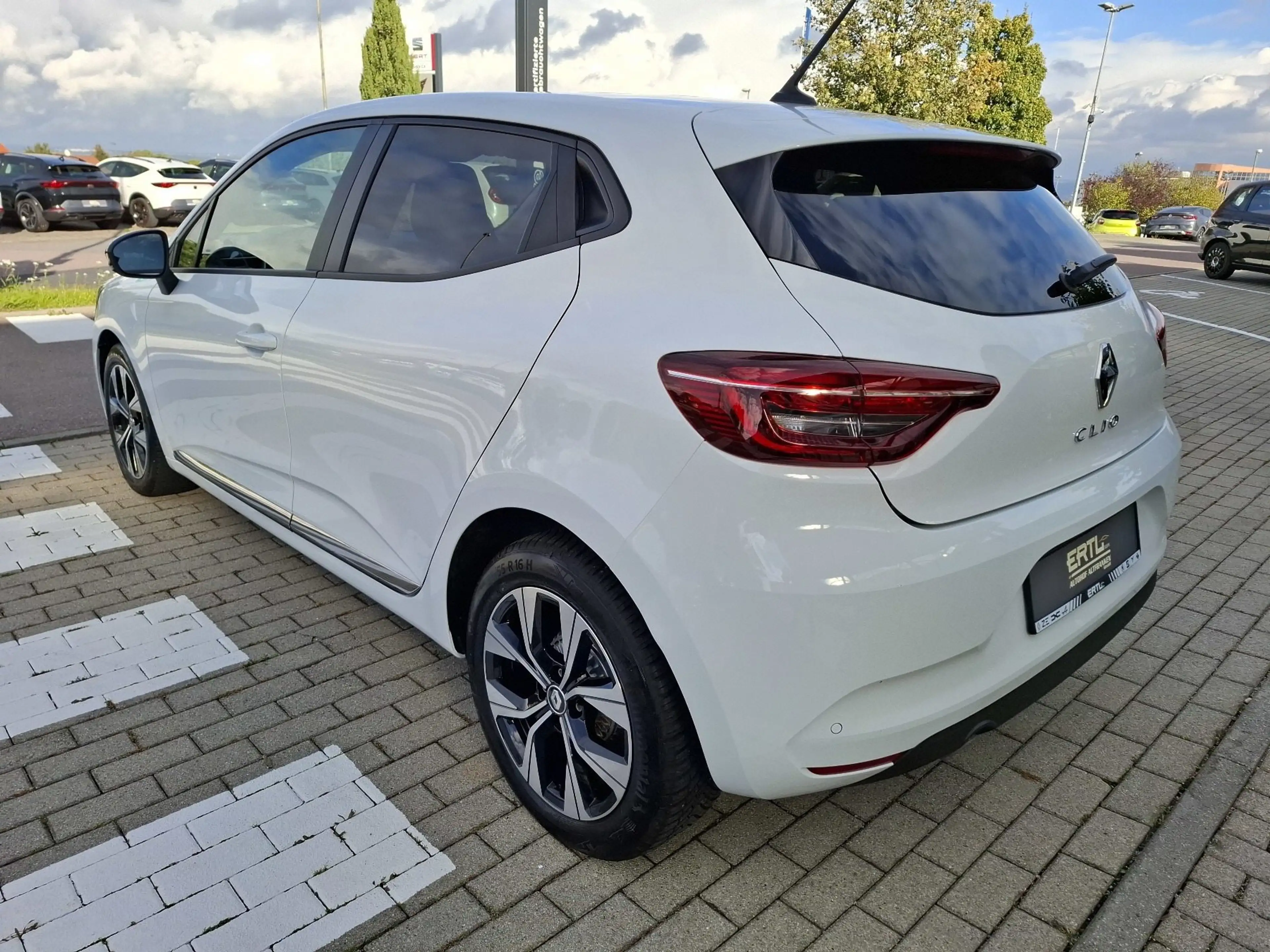 Renault Clio EVOLUTION SCe 65 — photo 7