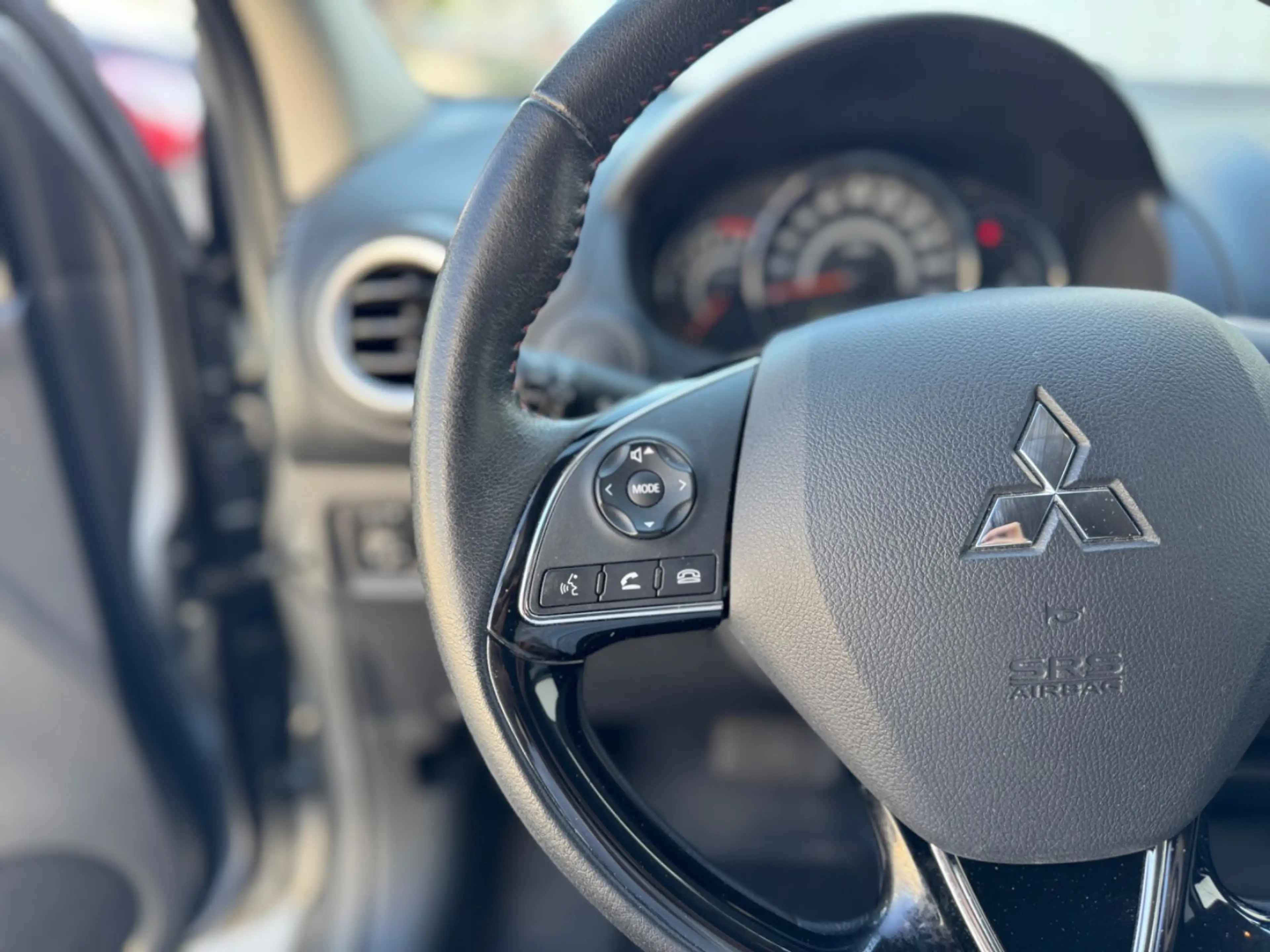 Mitsubishi Space Star Diamant Edition+ Automatik SHZ Klima — photo 15