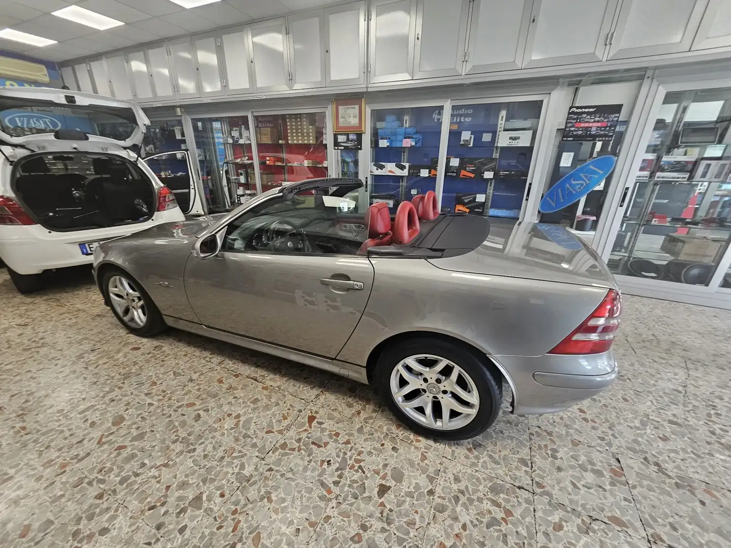 Mercedes-Benz SLK 200 SPECIAL EDITION - 1
