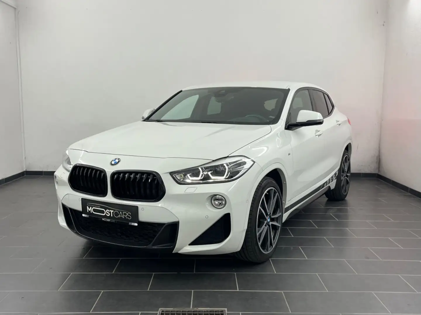 BMW X2 xDrive18d Aut. ***M-Sport | HEAD UP | Kamera*** Weiß - 1