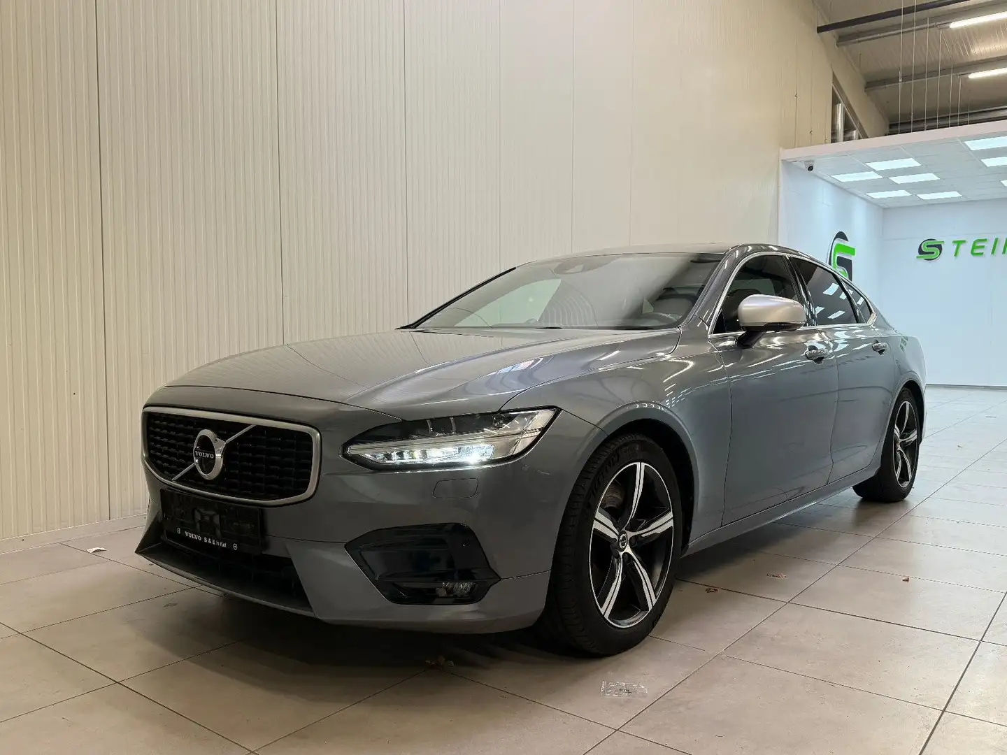 Volvo S90 D5 R Design AWD / S-DACH / MOTOR UNRUHIG Grau - 2