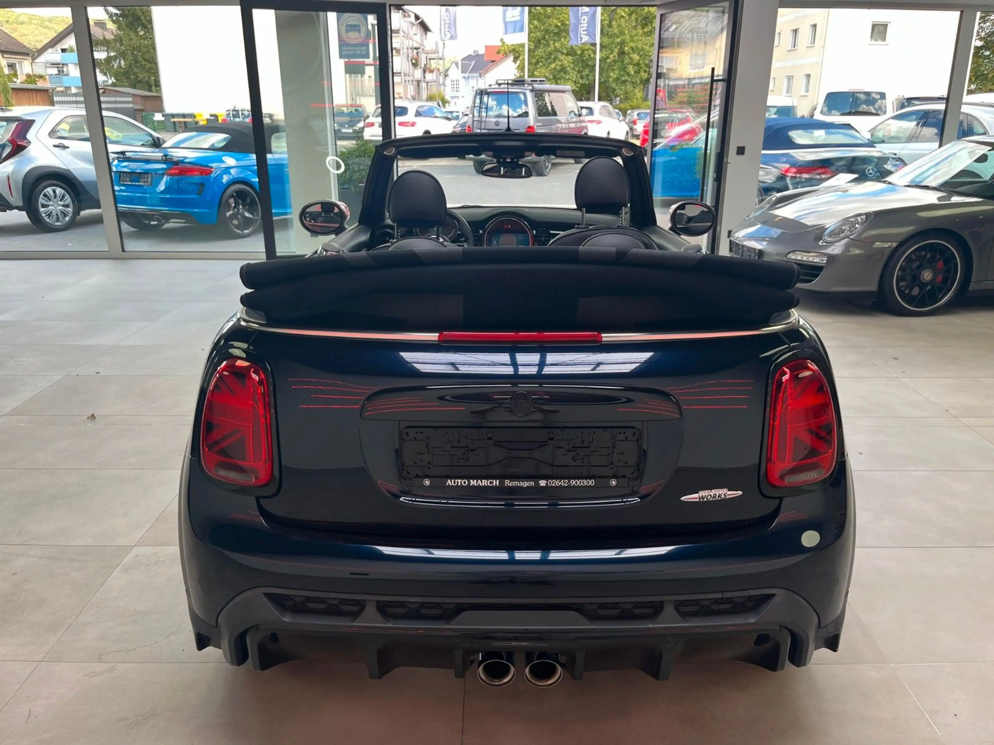 MINI John Cooper Works Cabrio Trim*Virtual Cockpit* — photo 9