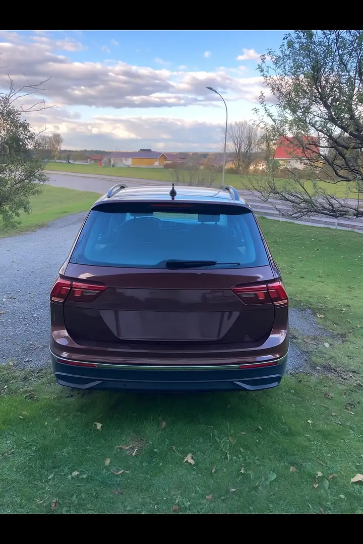 Volkswagen Tiguan Basis Blau - 2